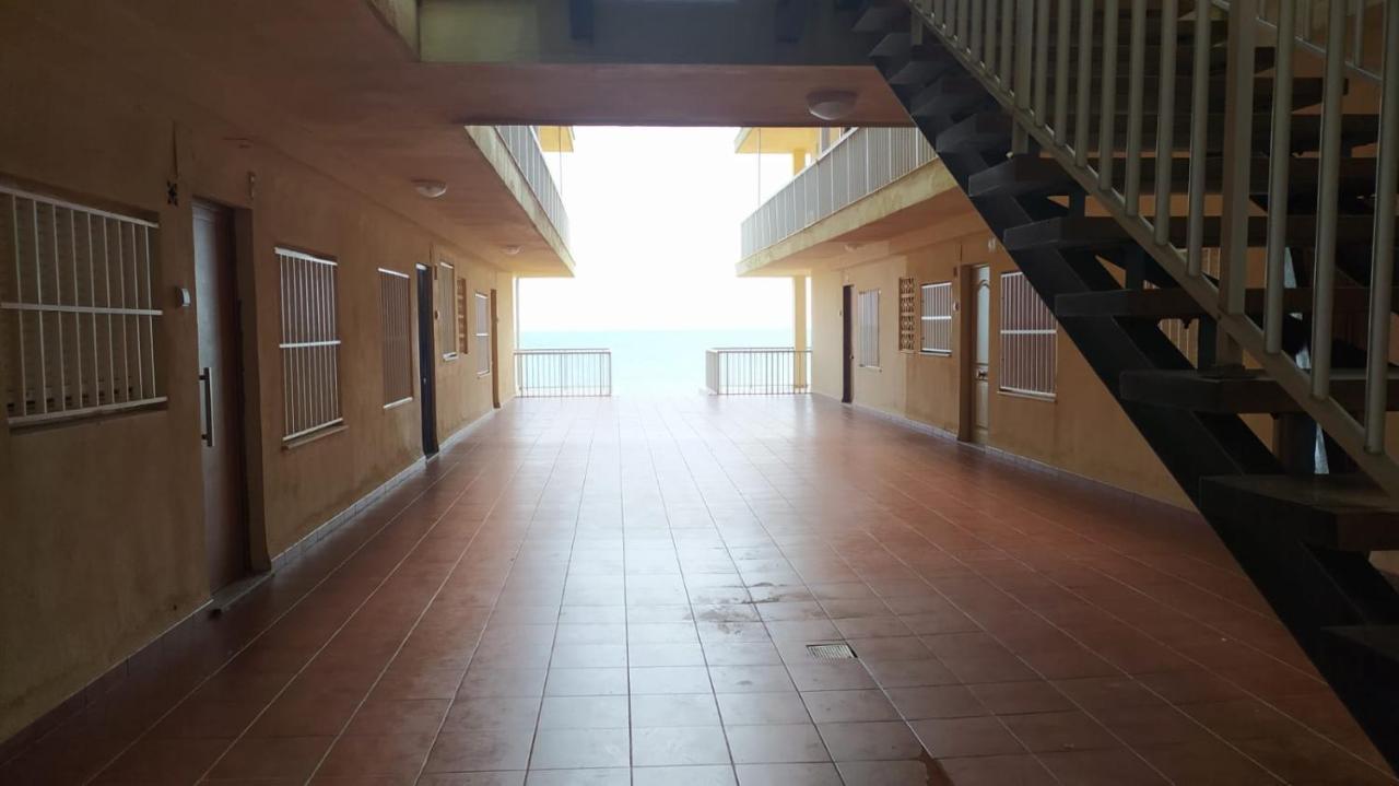 Apartamento Entero Primera Linea De Playa, Pet Friendly Tavernes de Valldigna Esterno foto