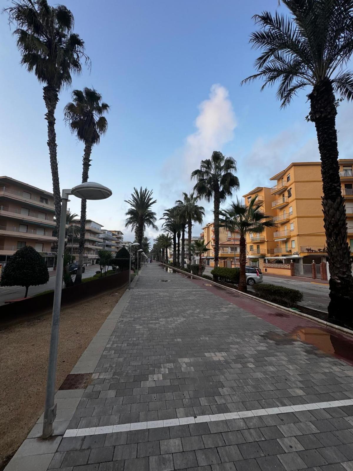 Apartamento Entero Primera Linea De Playa, Pet Friendly Tavernes de Valldigna Esterno foto